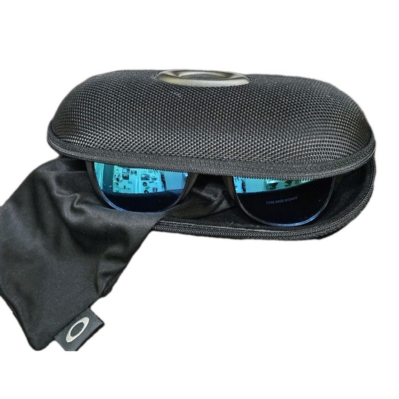 Oakley Latch Sunglasses FRAME ONLY Case Ragbag - Blue